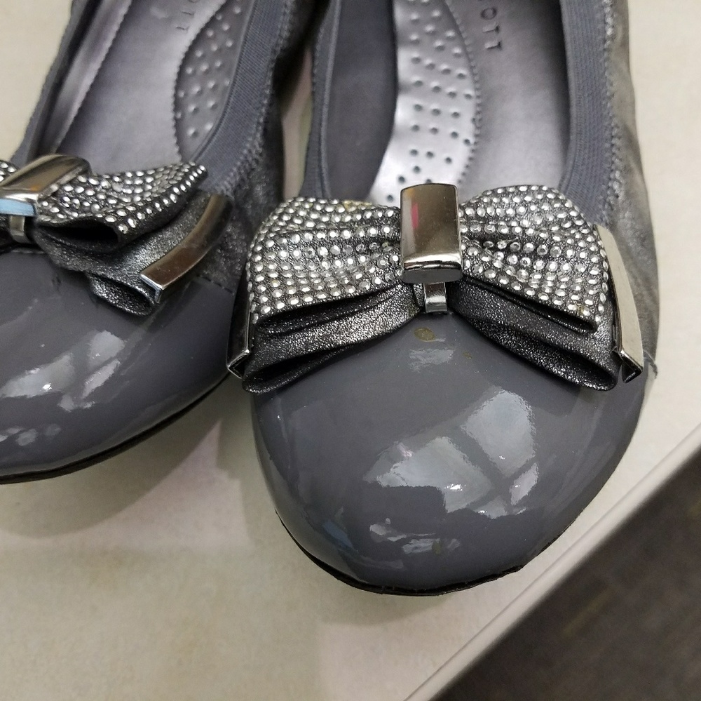 Karen Scott silver ballet size 8M